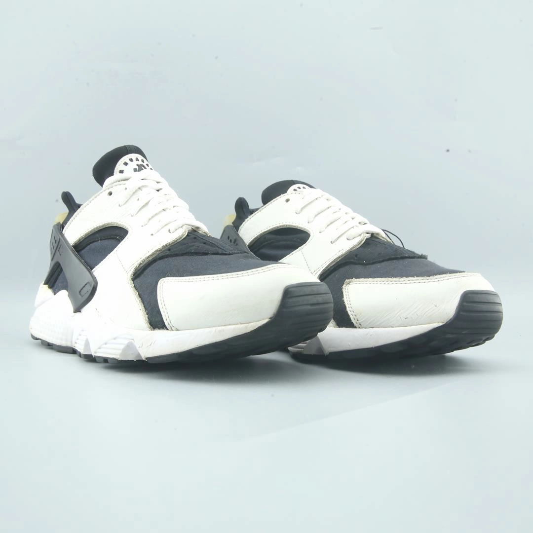 NIKE AIR HUARACHE OG Nike sneaker detail shots