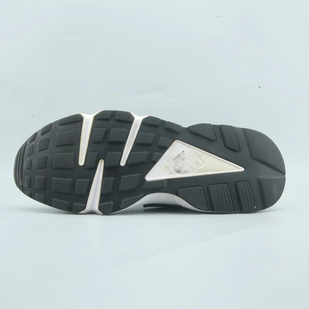 NIKE AIR HUARACHE OG Nike sneaker detail shots