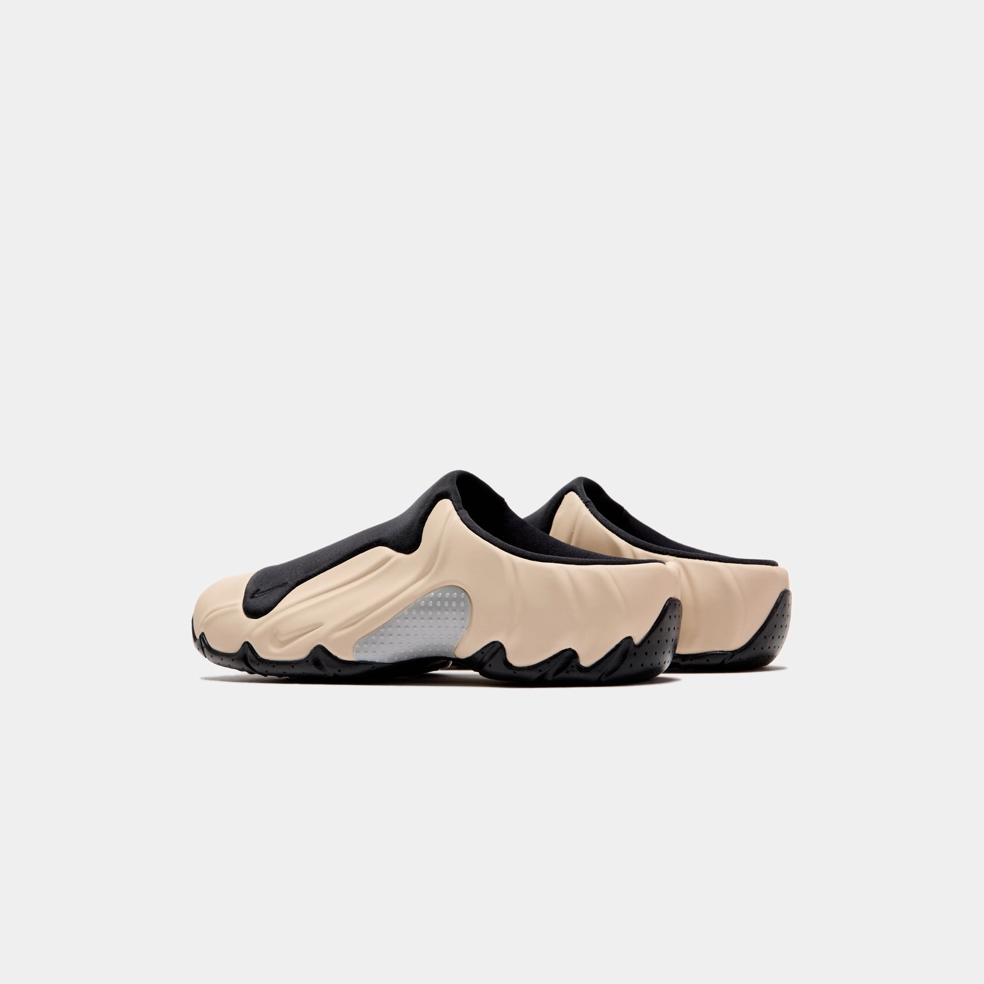 Nike Clogposite - Sanddrift / Black / Metallic Silver / University Red Nike performance sneakers