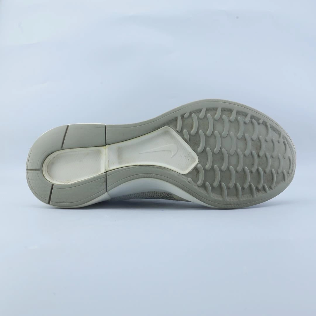 NIKE  DUEL RACER Nike sneaker detail shots