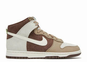 Nike Dunk High Light Chocolate Nike athletic shoes with flyknit design