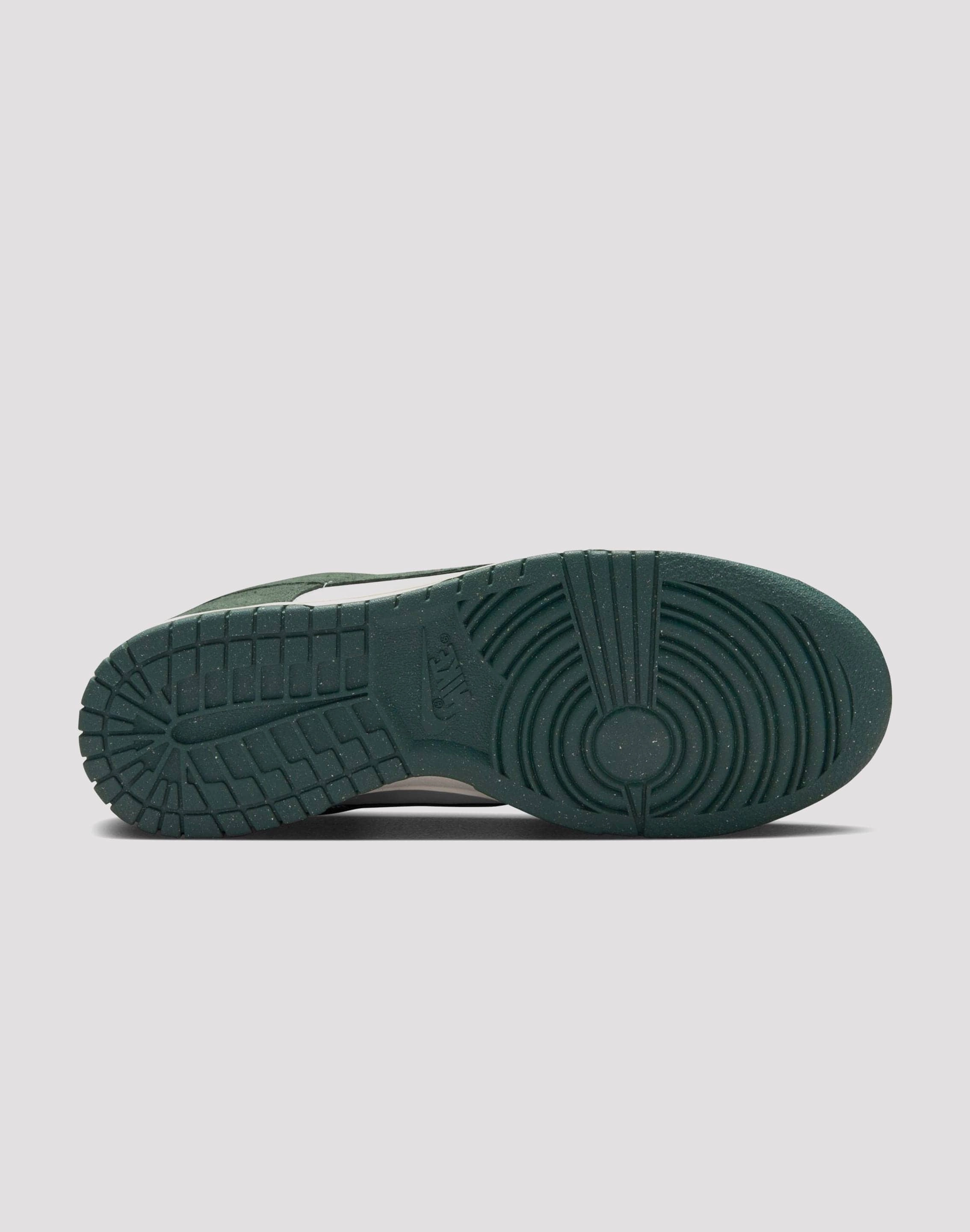 Nike Dunk Low Comfort Trainers
