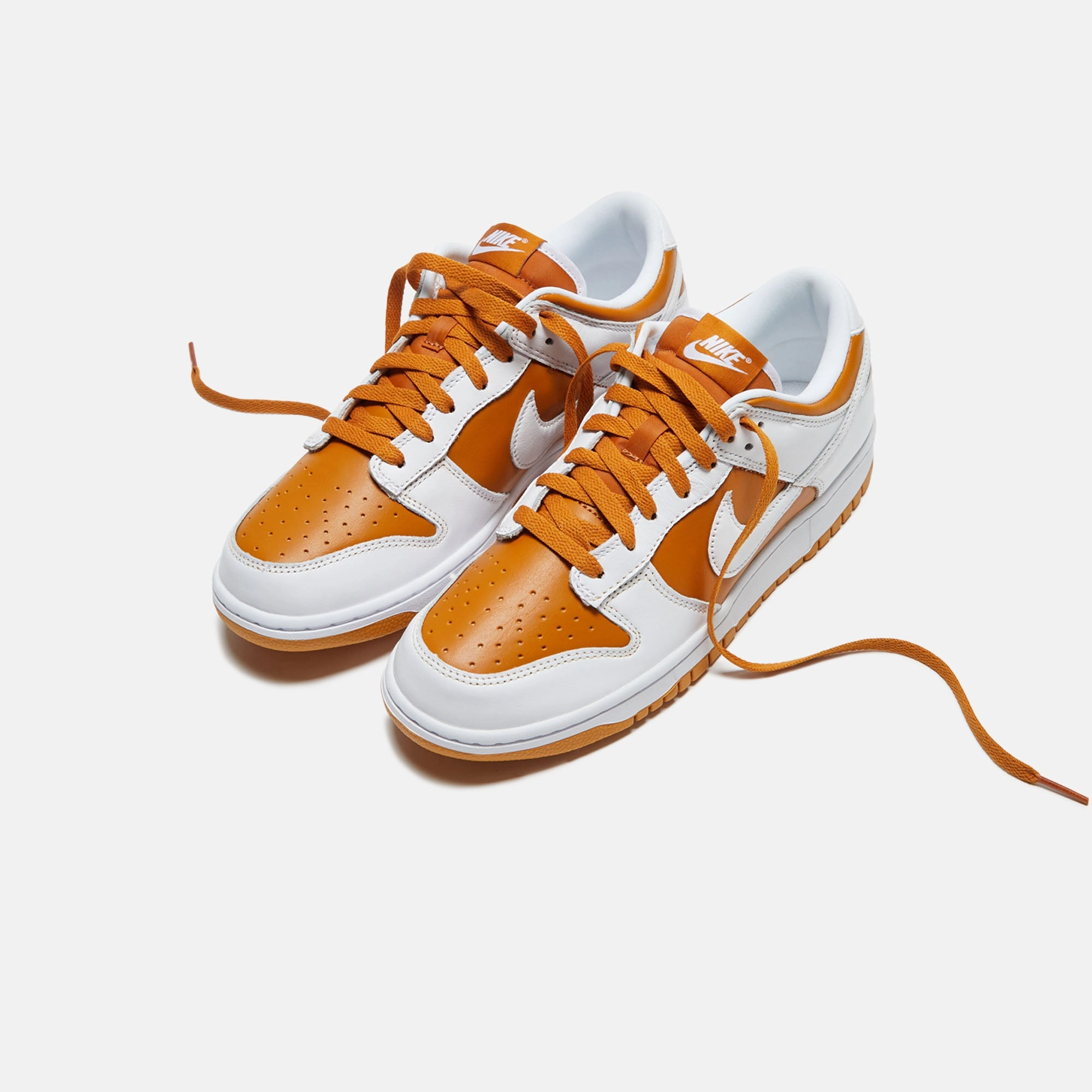 Nike Dunk Low Retro - Curry / White Nike performance sneakers