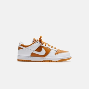 Nike Dunk Low Retro - Curry / White Nike casual sneakers for men and women