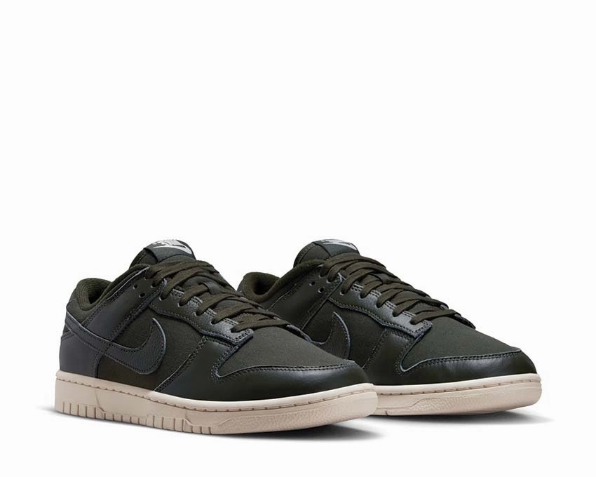 Nike Dunk Low Retro PRM Nike Men??s everyday sneakers