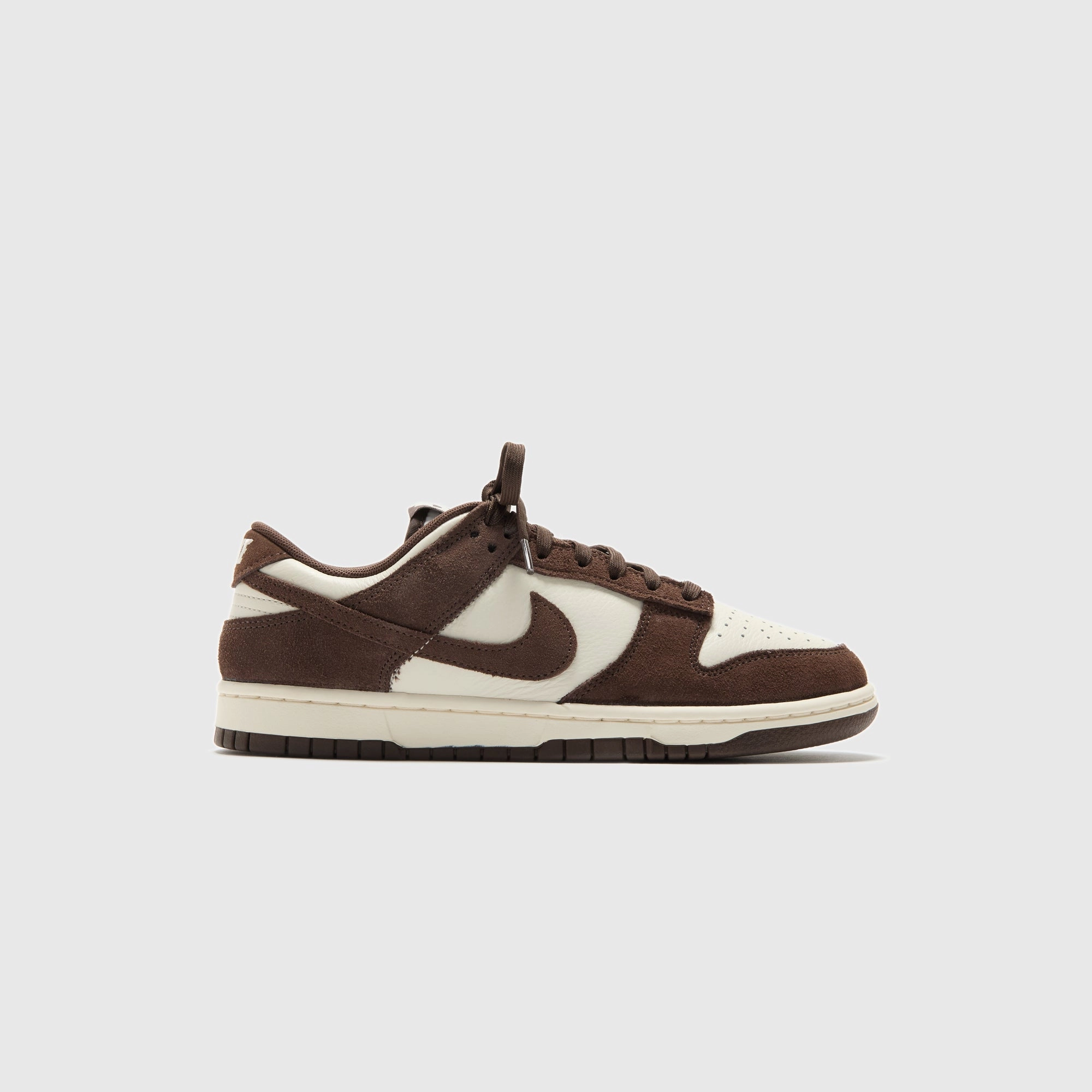 Nike Dunk Low Retro SE - Pale Ivory / Baroque Brown Nike casual sneakers for men and women