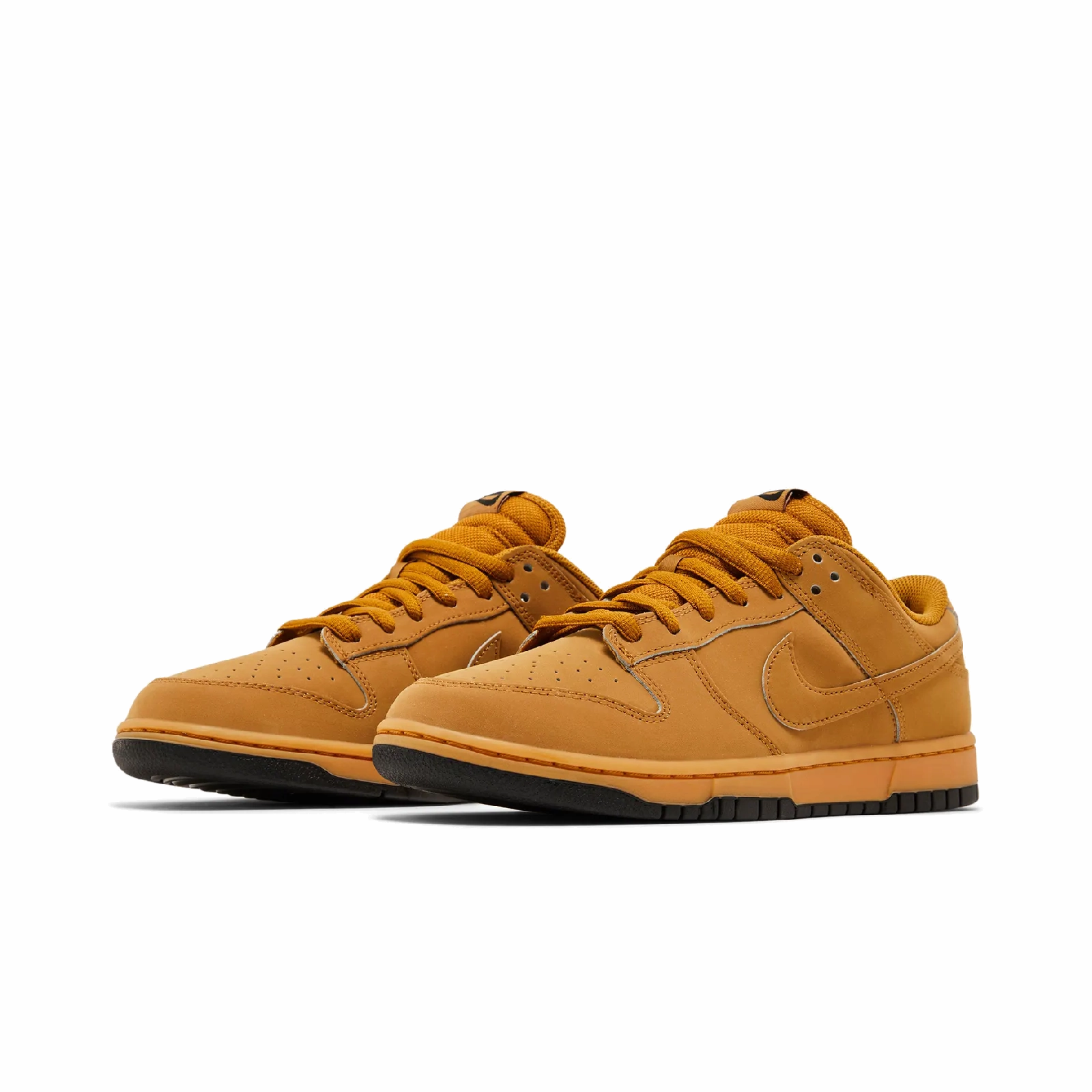 Nike Dunk Low Retro SE Wheat Gum Nike Timeless Athletic Sneakers