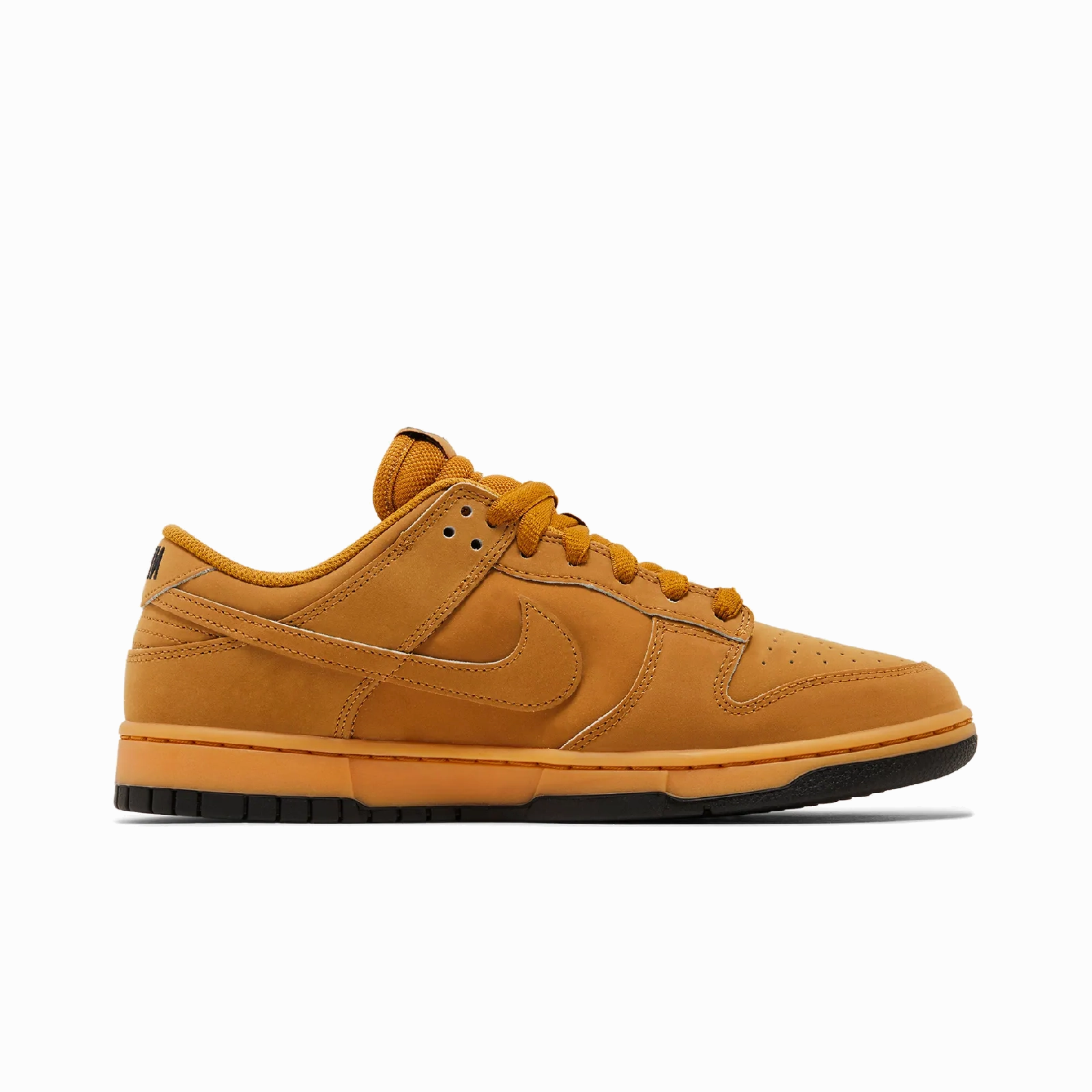 Nike Dunk Low Retro SE Wheat Gum Nike Timeless Athletic Sneakers