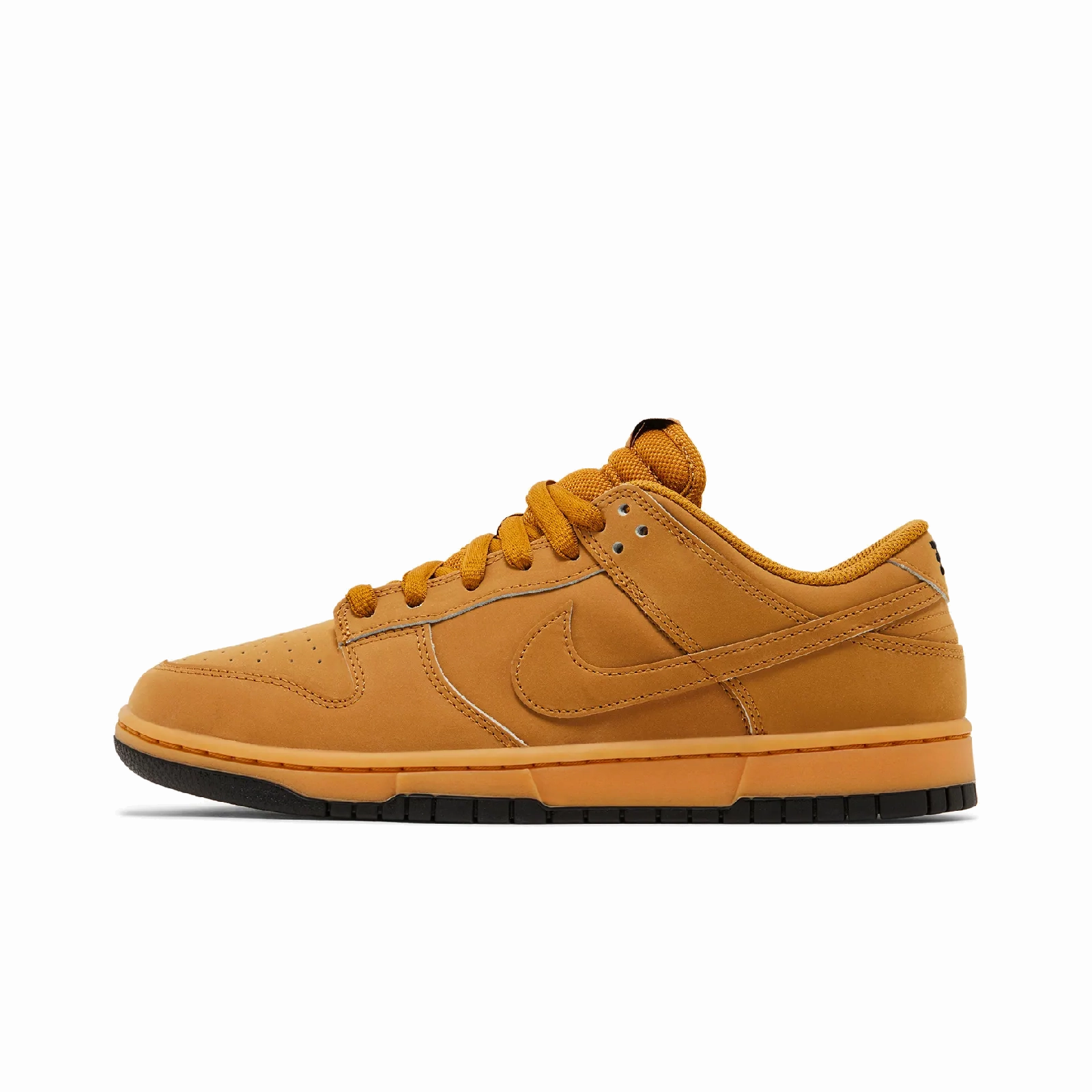 Nike Dunk Low Retro SE Wheat Gum Nike sporty look with timeless feel