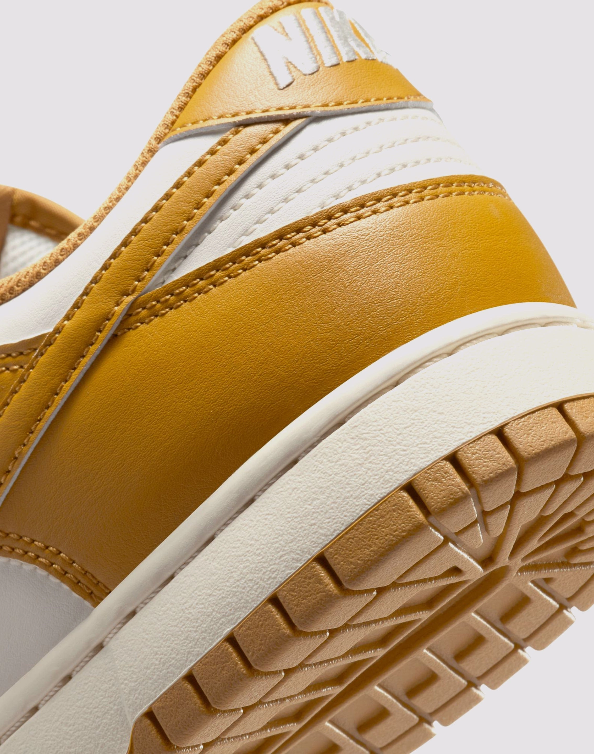 Nike Dunk Low Retro Speed Sneakers