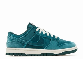 Nike Dunk Low Velvet Teal (W) Nike athletic shoes with flyknit design