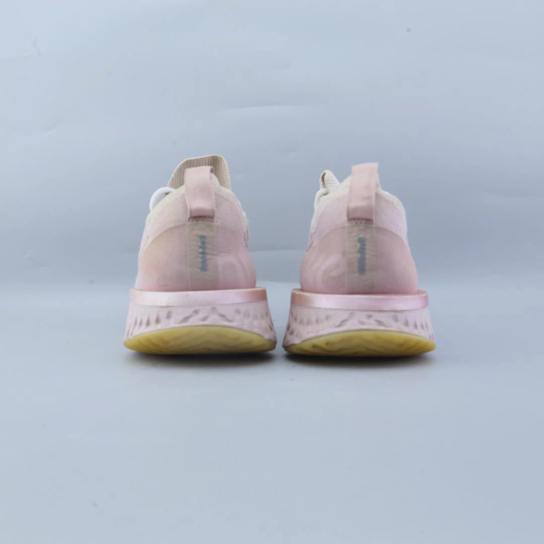 NIKE EPIC REACT FLYKNIT Nike sneaker detail shots