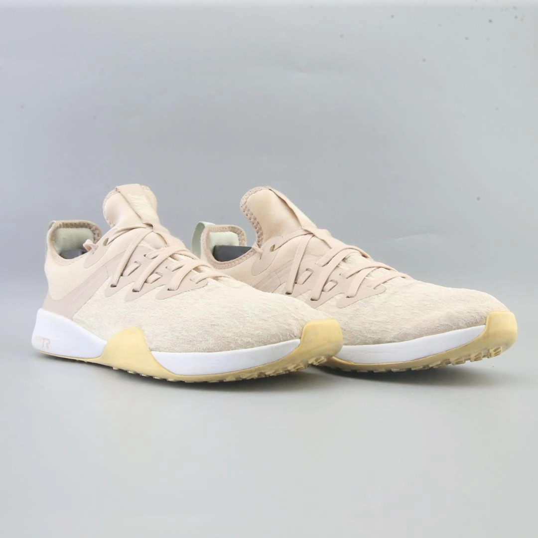 NIKE FOUNDATION ELITE TR Nike sneaker detail shots