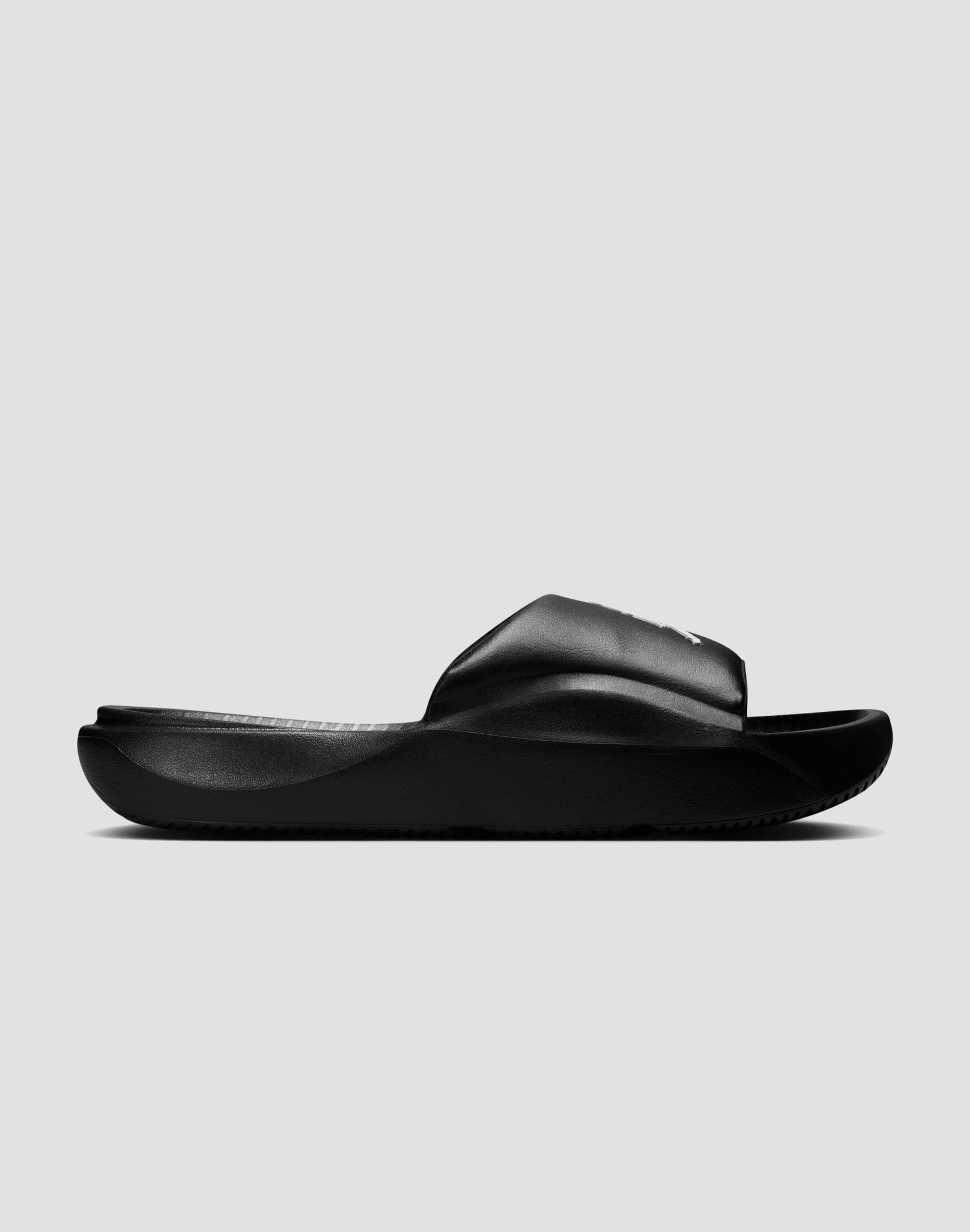 Nike Franchise Slide Nike casual sneakers with modern design