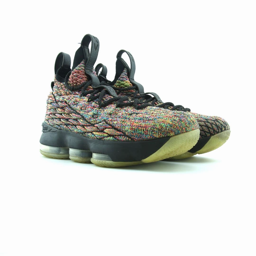 NIKE LEBRON 15 Nike sneaker detail shots
