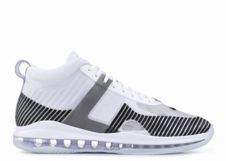 Nike LeBron Icon John Elliott White Nike athletic shoes with flyknit design