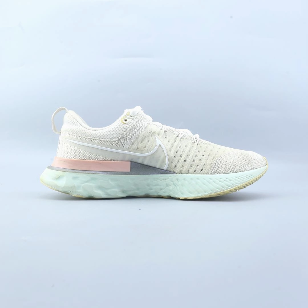 NIKE  REACT INFINITY RUN FLYKNIT 2 Nike sneaker detail shots