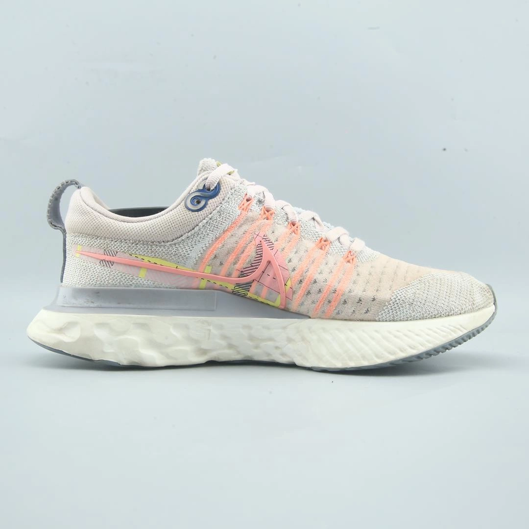 NIKE REACT INFINITY RUN FLYKNIT 2 PREMIUM Nike sneaker detail shots