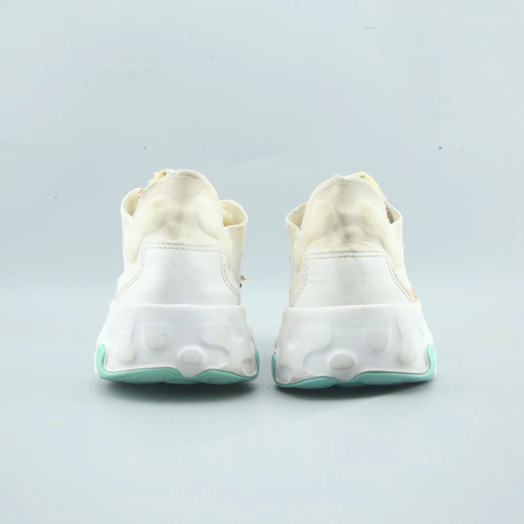 NIKE RENEW LUCENT Nike sneaker detail shots