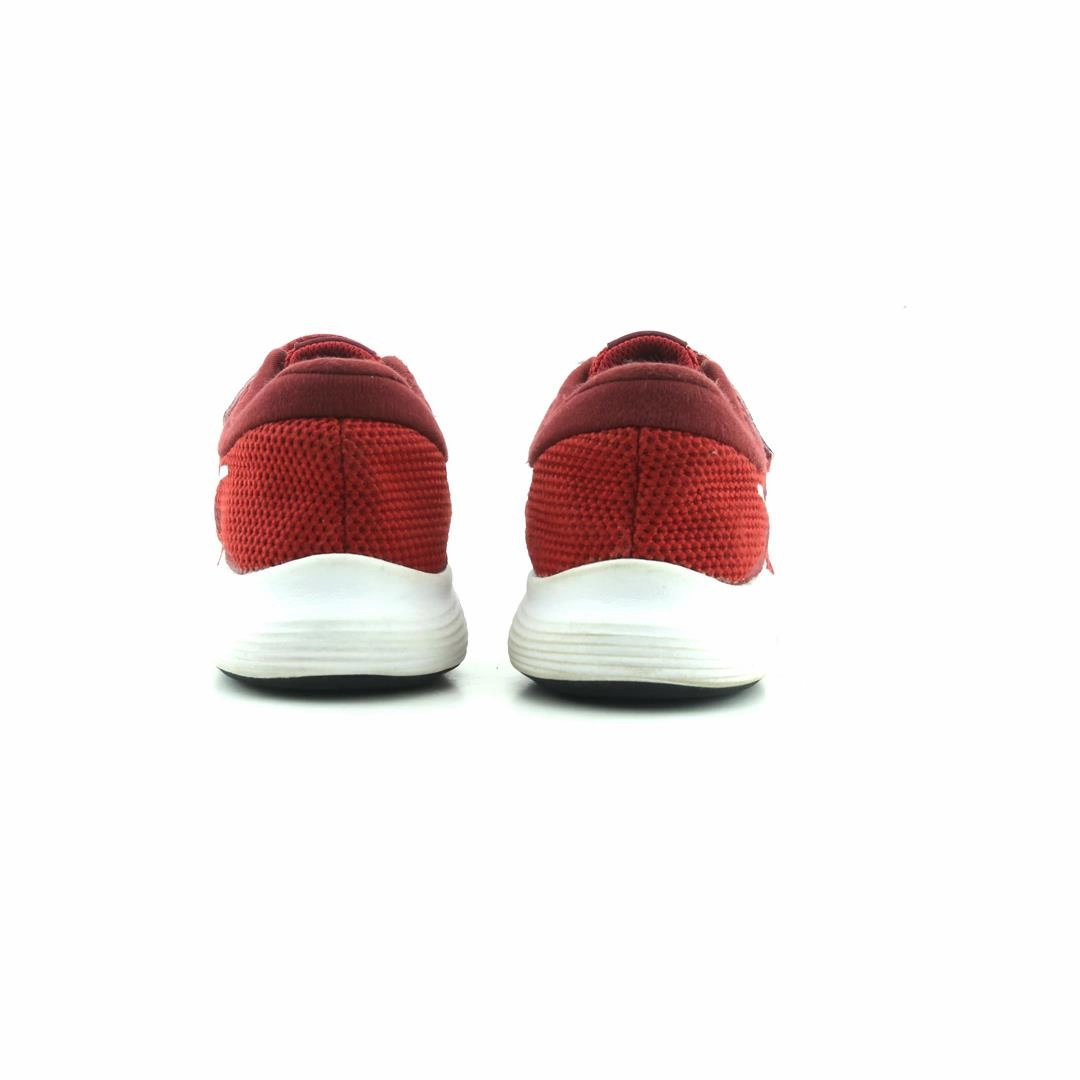 NIKE REVOLUTION 4 sporty Nike shoe designs
