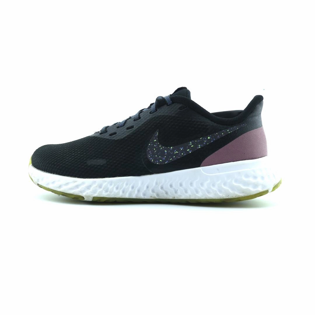 NIKE REVOLUTION 5 Nike high-performance athletic shoes