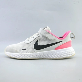 NIKE REVOLUTION 5 Nike high-performance athletic shoes