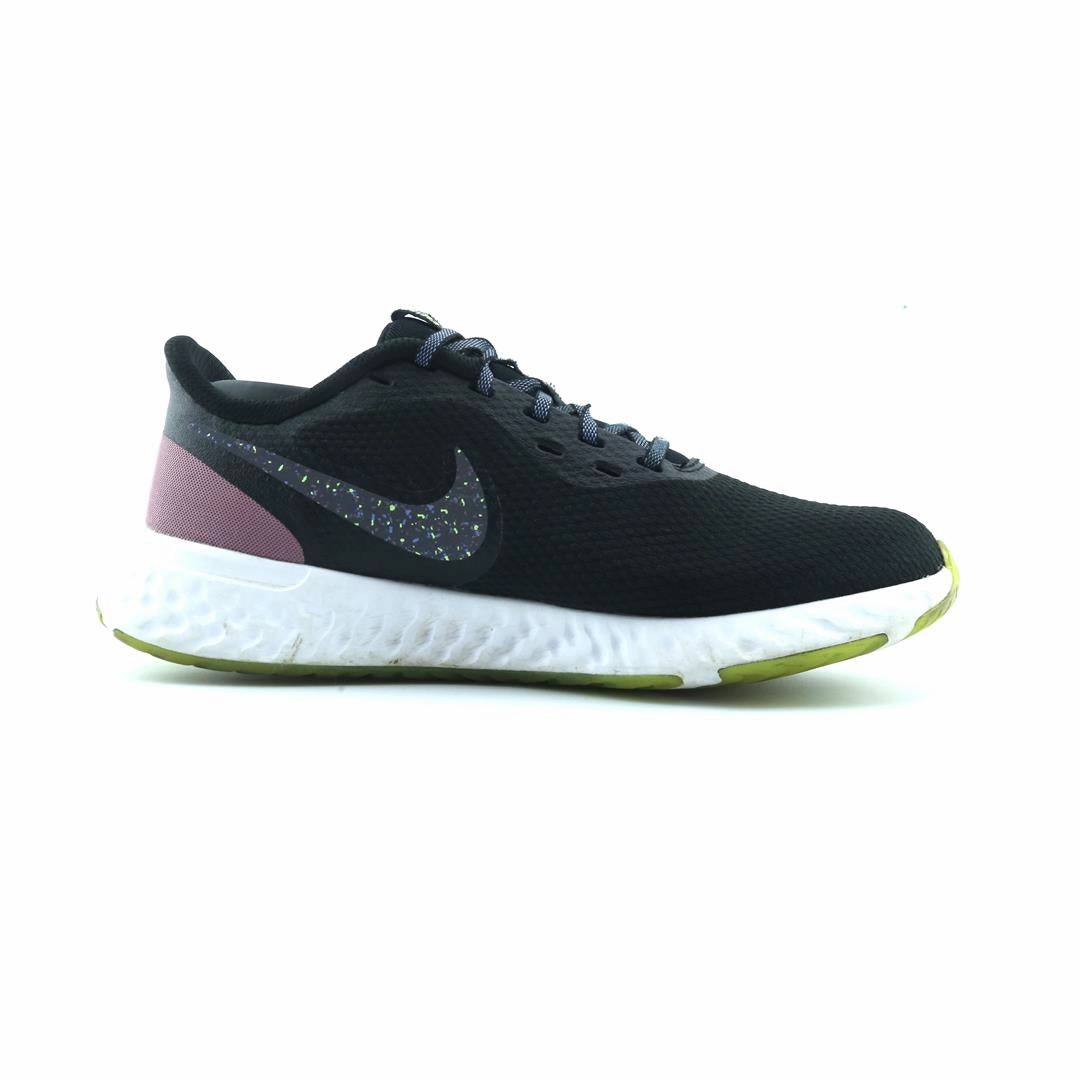 NIKE REVOLUTION 5 sporty Nike shoe designs