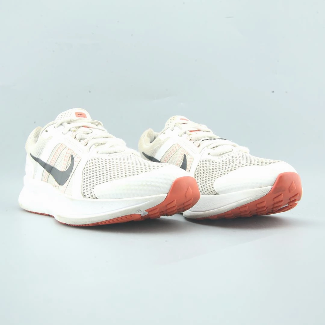 NIKE RUN SWIFT 2 Nike sneaker detail shots