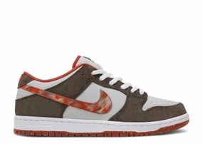 Nike SB Dunk Low Crushed D.C. Nike athletic shoes with flyknit design