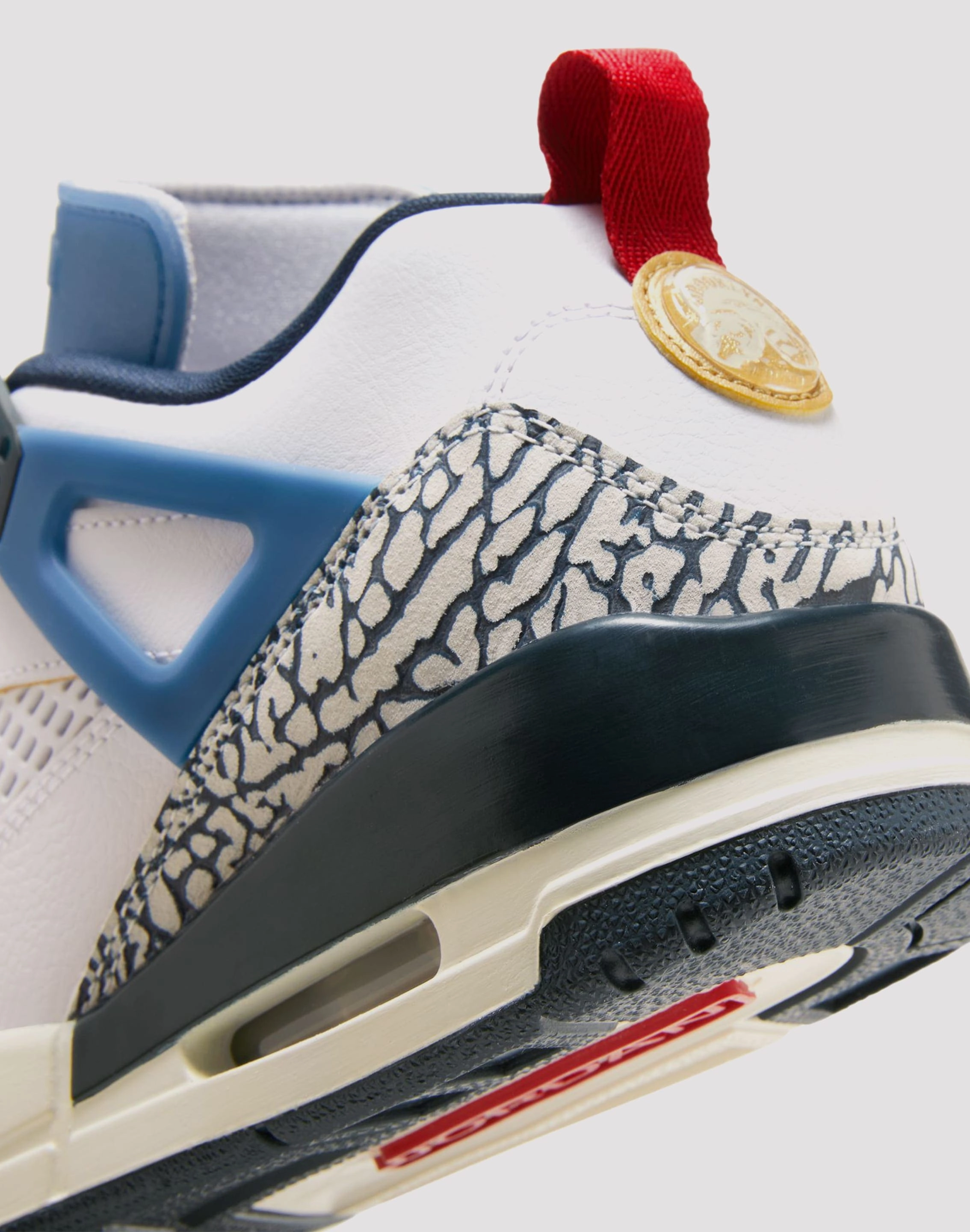 Nike Spizike Low Speed Sneakers