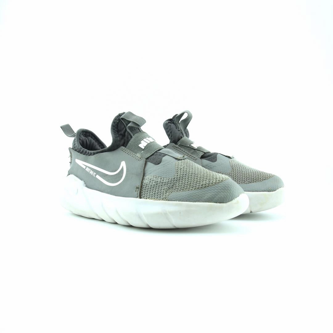 NIKE STAR RUNNER 2 Nike sneaker detail shots
