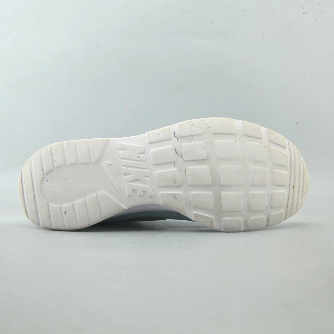 NIKE TANJUN sporty Nike shoe designs