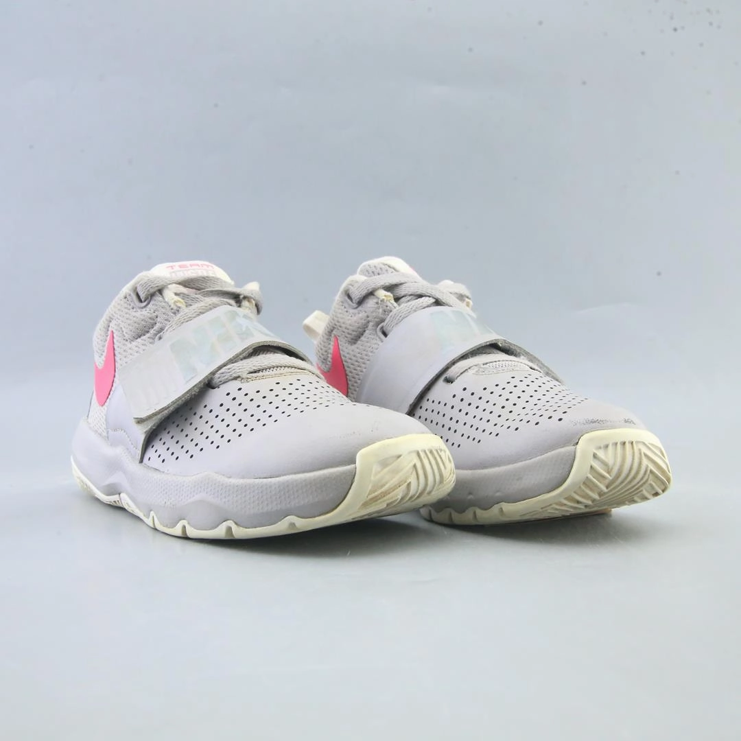 NIKE  TEAM HUSTLE D8 sporty Nike shoe designs