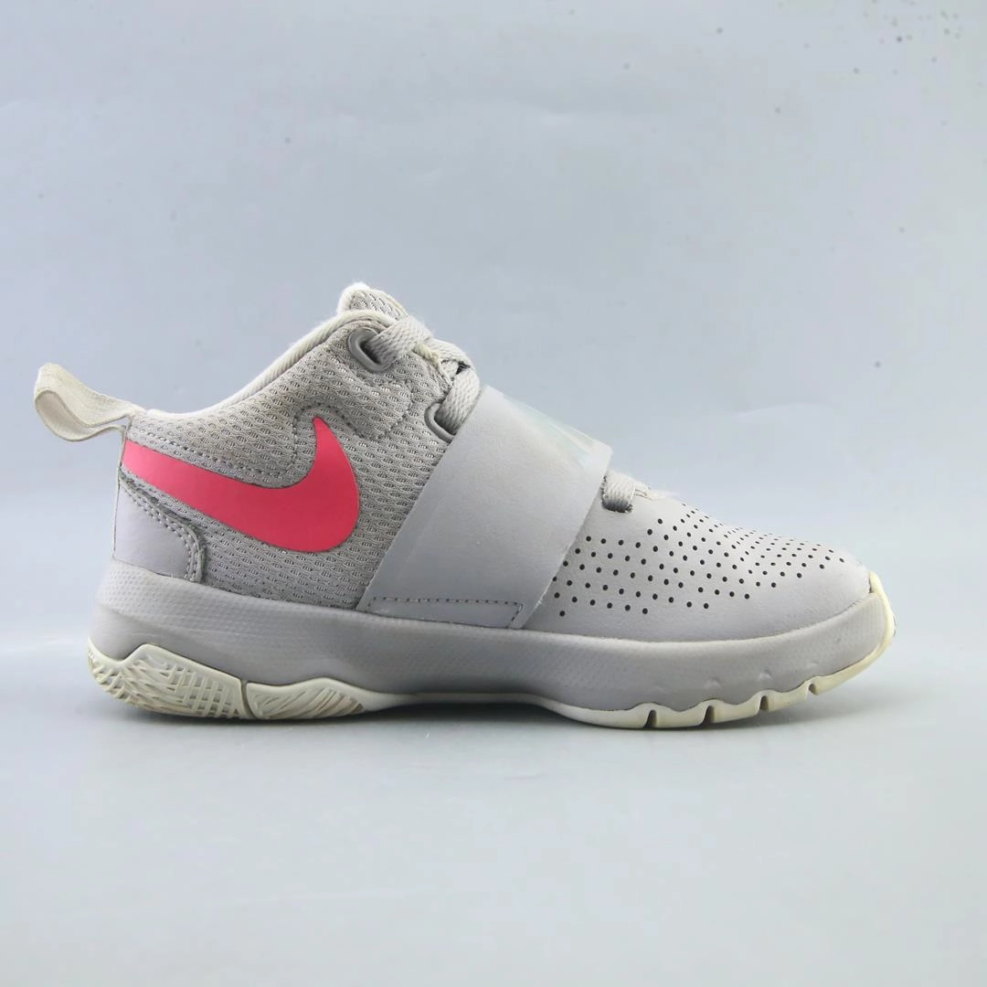NIKE  TEAM HUSTLE D8 sporty Nike shoe designs