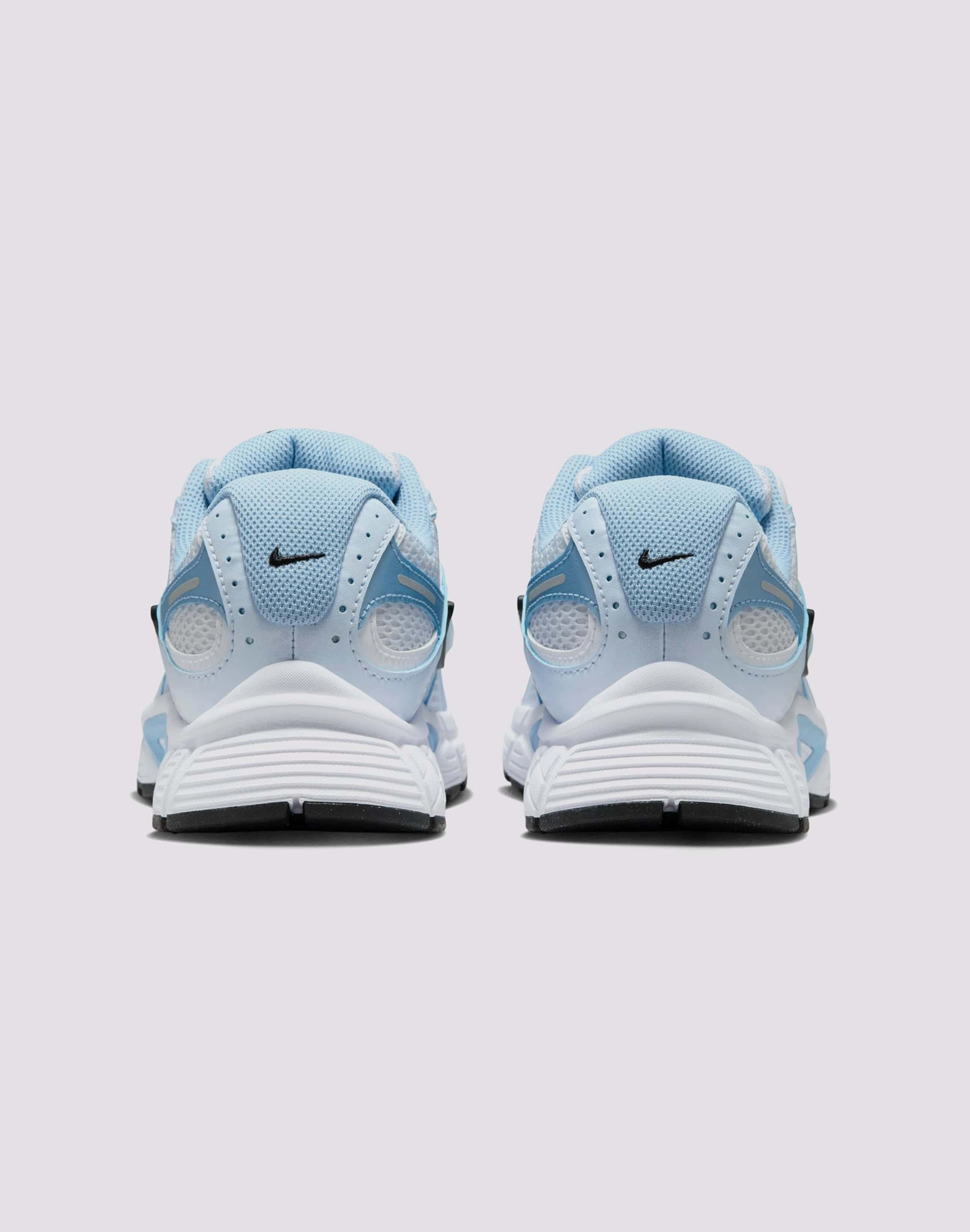 Nike V5 RNR Speed Sneakers