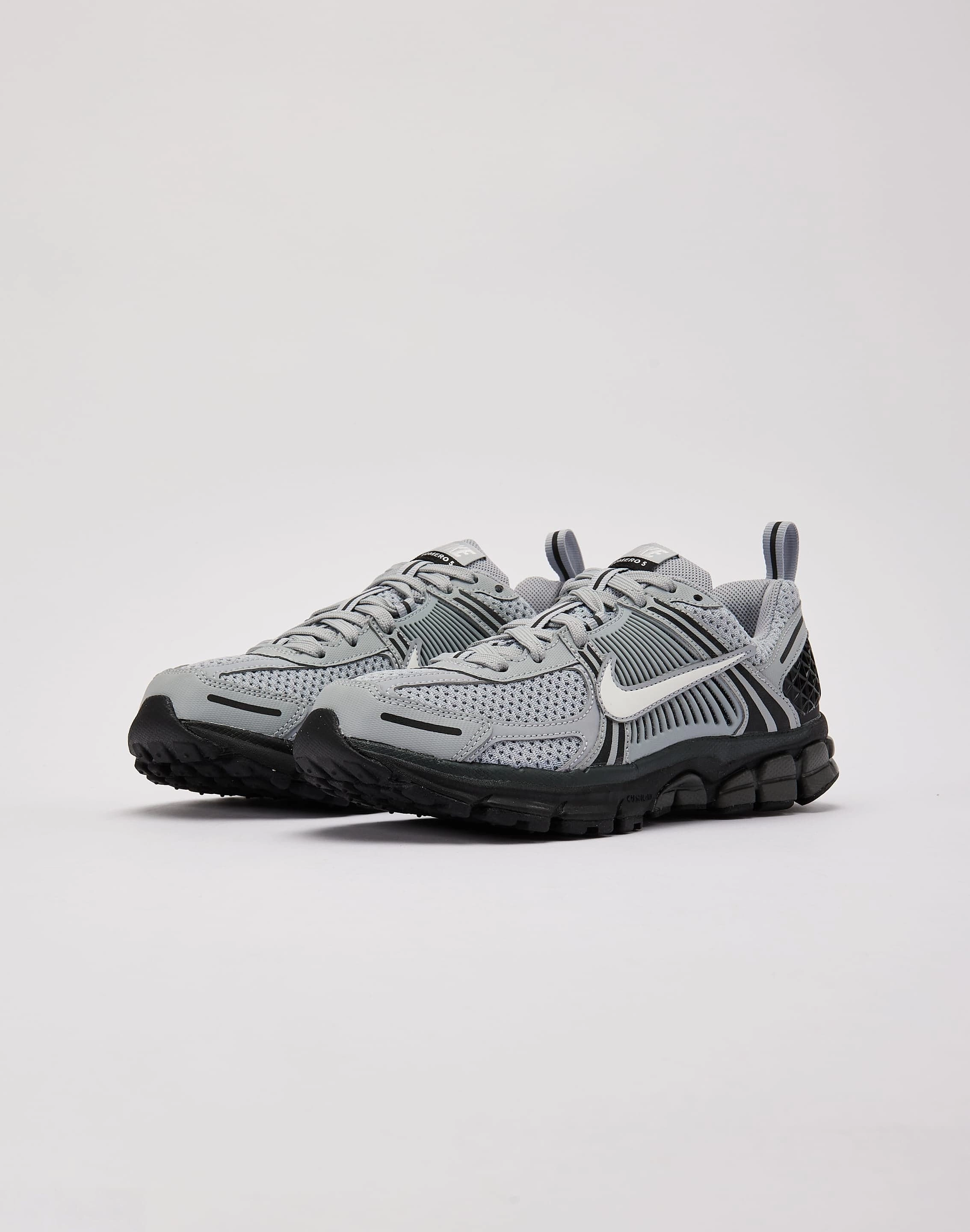 Nike Vomero 5 Grade-School Comfort Trainers