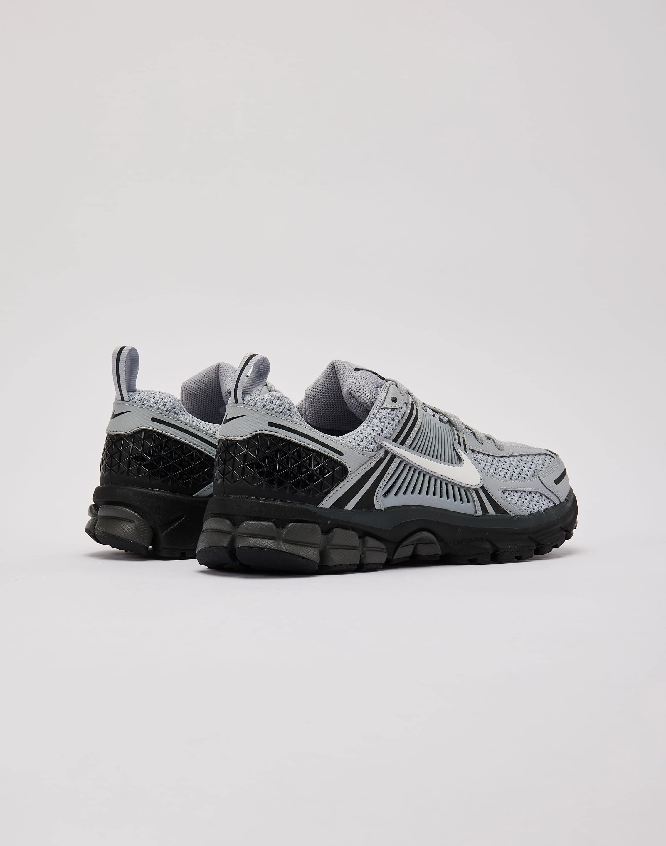 Nike Vomero 5 Grade-School Comfort Trainers