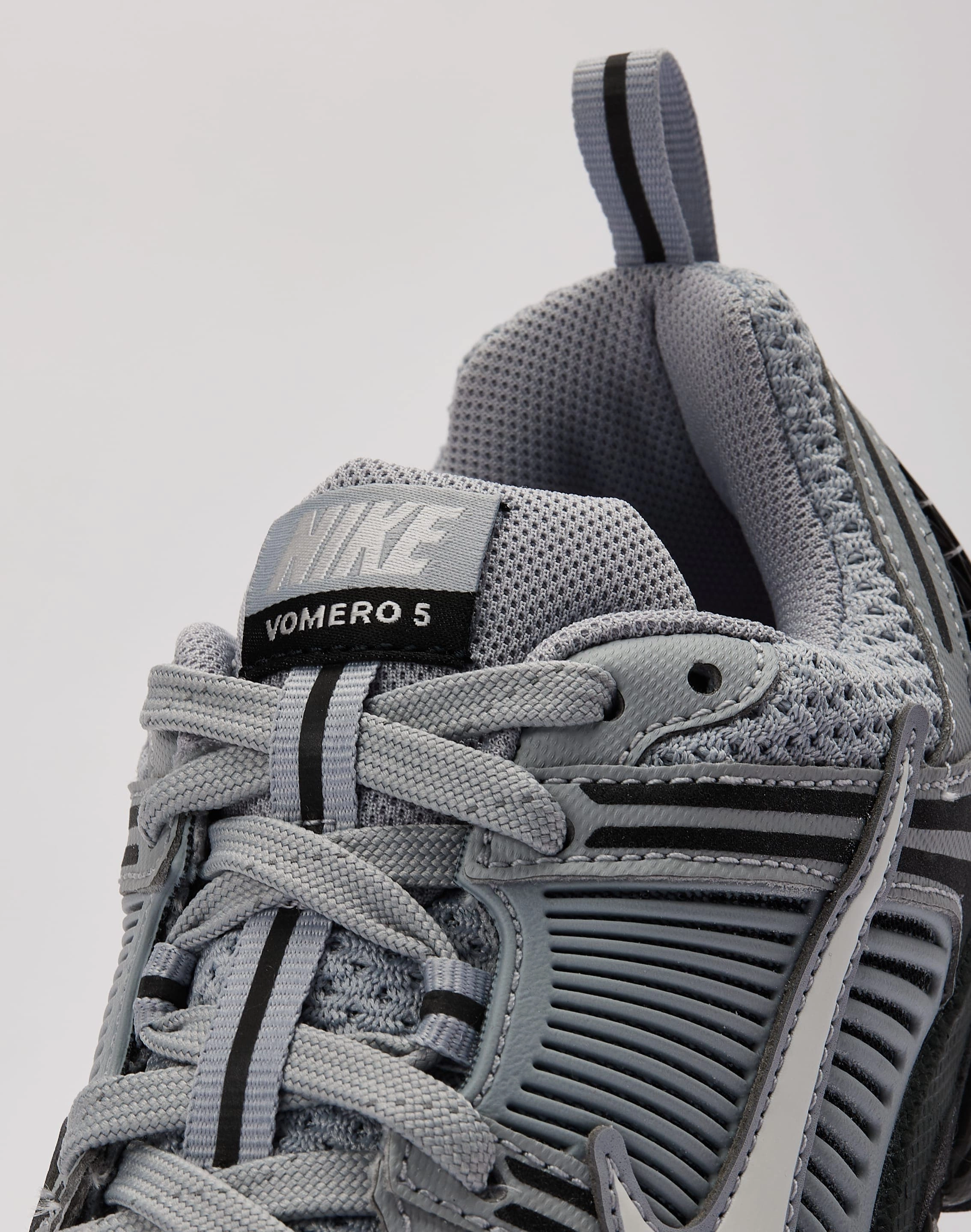 Nike Vomero 5 Grade-School Comfort Trainers