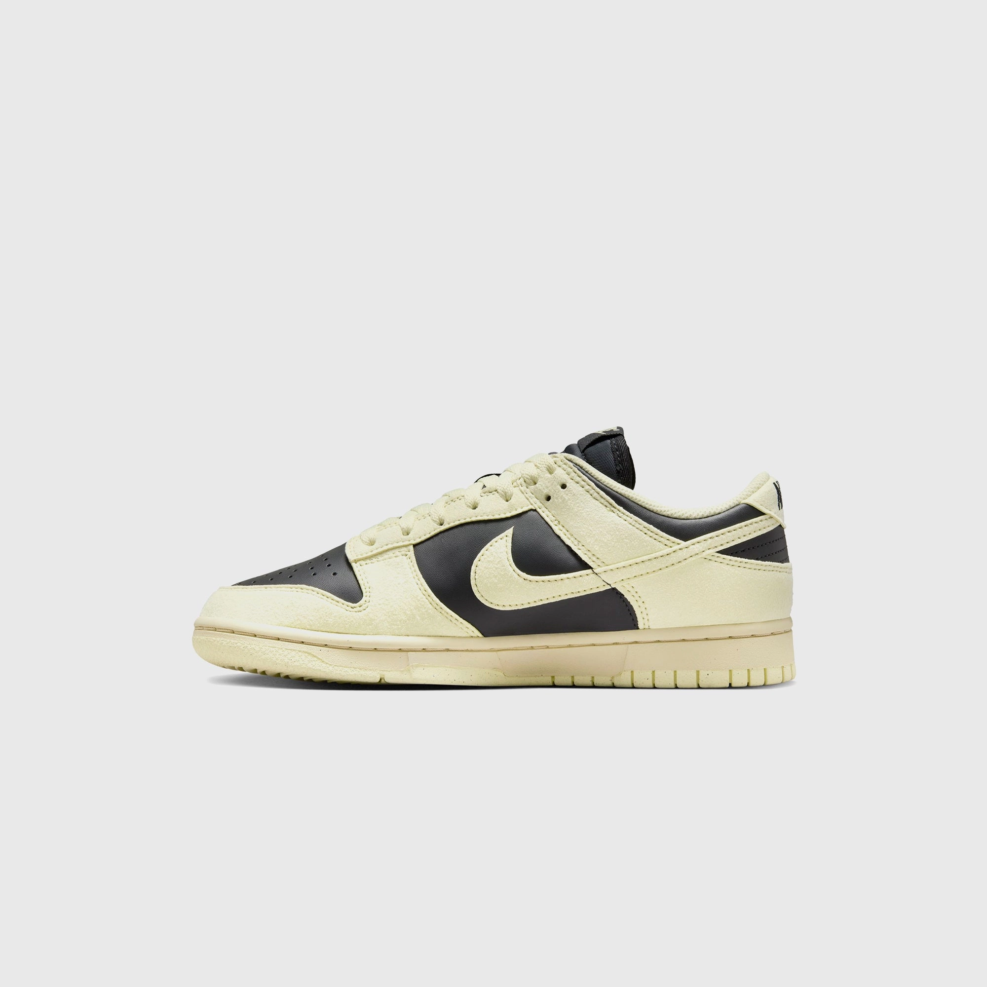 Nike WMNS Dunk Low  - Off-Noir / Light Khaki / Alabaster Nike performance sneakers