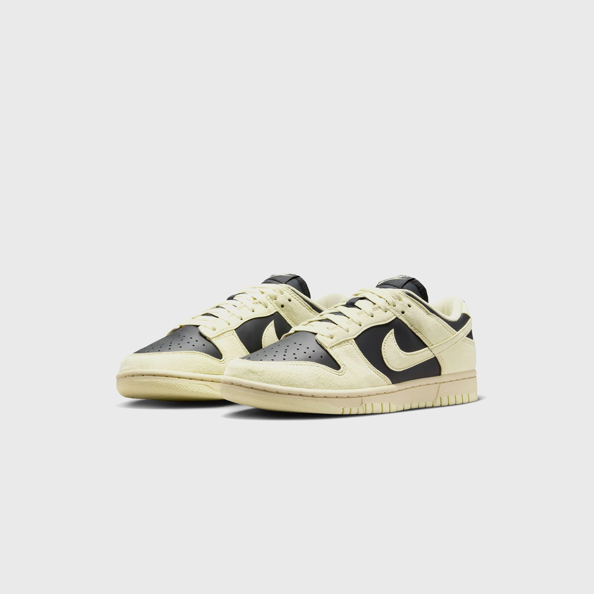 Nike WMNS Dunk Low  - Off-Noir / Light Khaki / Alabaster Nike performance sneakers