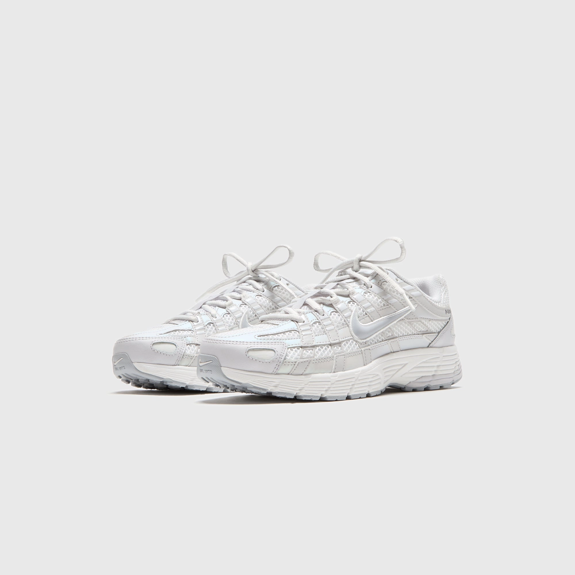 Nike WMNS P-6000 - Summit White / Wolf Grey / Vast Grey Nike performance sneakers