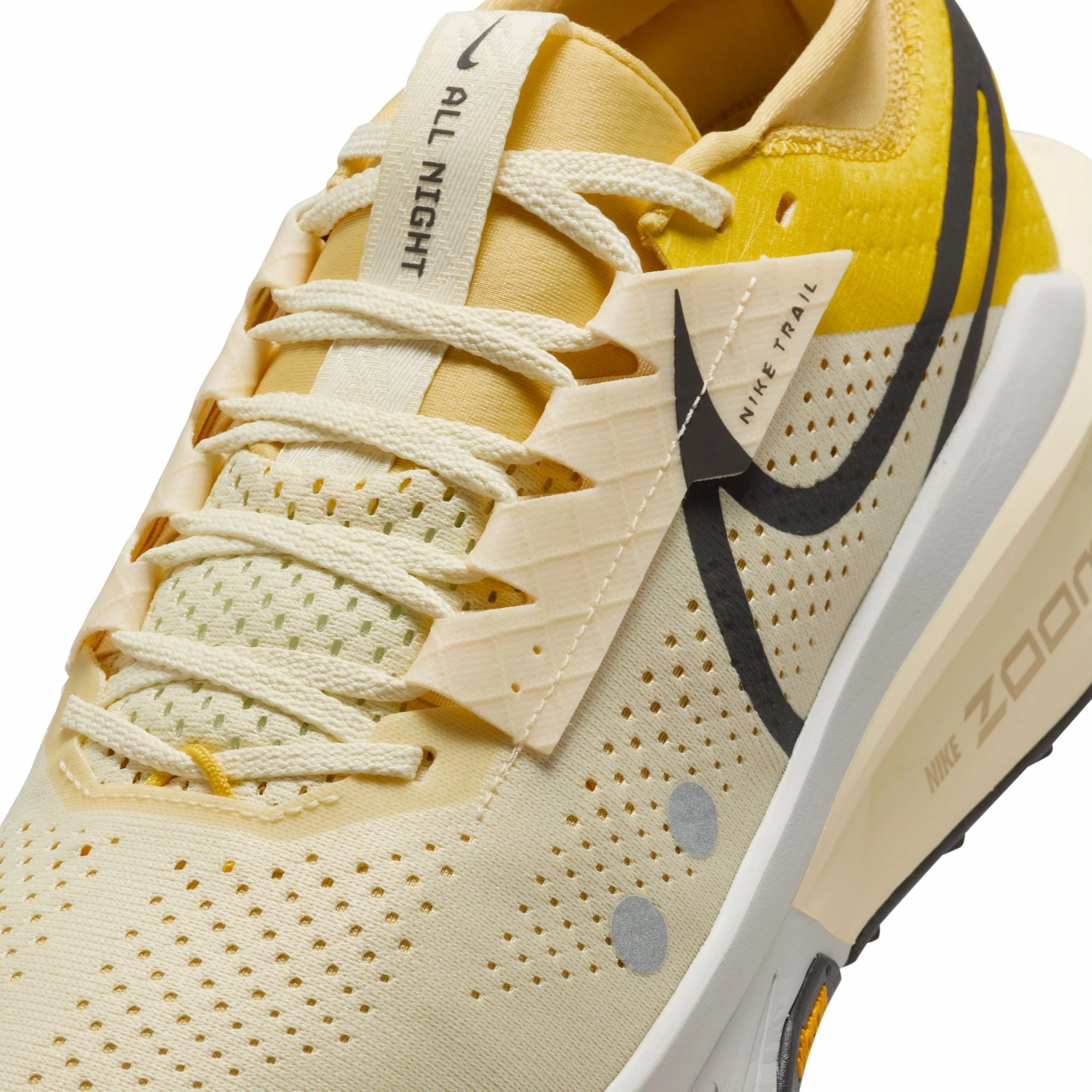 Nike Zegama 2 | Alabaster / Medium Ash / Lightening | Mens Nike cutting-edge sport shoes