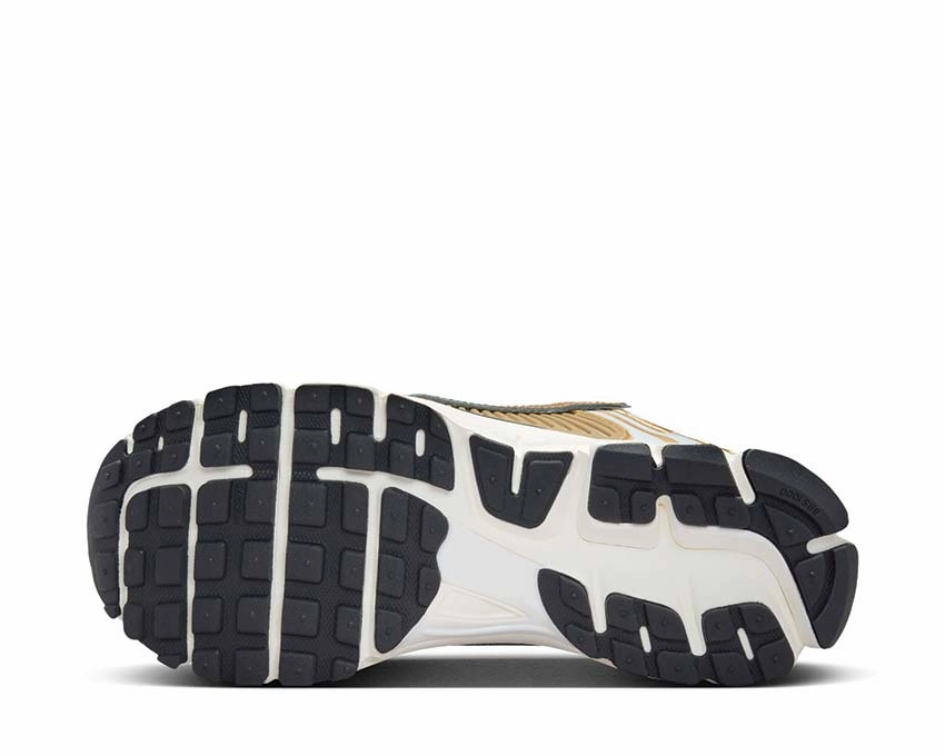 Nike Zoom Vomero 5 GLD W Nike Men??s everyday sneakers