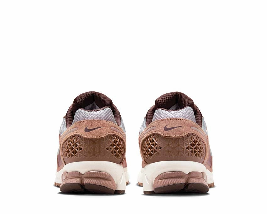 Nike Zoom Vomero 5 Nike Men??s everyday sneakers