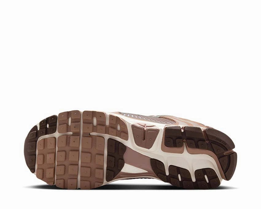 Nike Zoom Vomero 5 Nike Men??s everyday sneakers