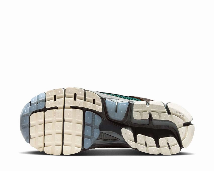 Nike Zoom Vomero 5 Prm Nike Men??s everyday sneakers