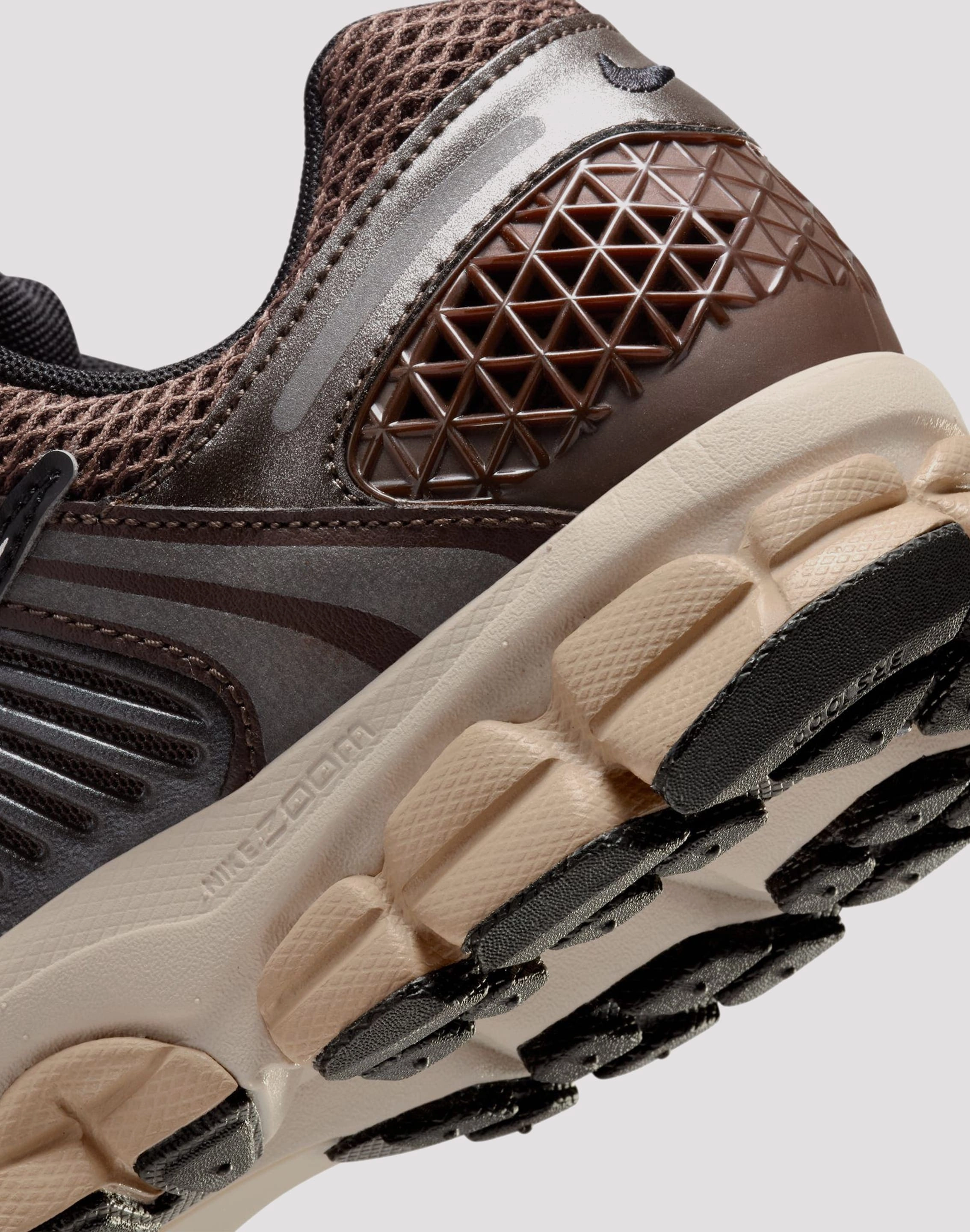 Nike Zoom Vomero 5 "Baroque Brown/Chrome/Lt Orewood Brn/Hemp" Comfort Trainers