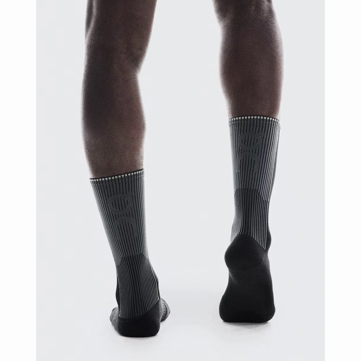 ON Unisex Performance Run Sock High Black Eclipse On running shoe close-ups