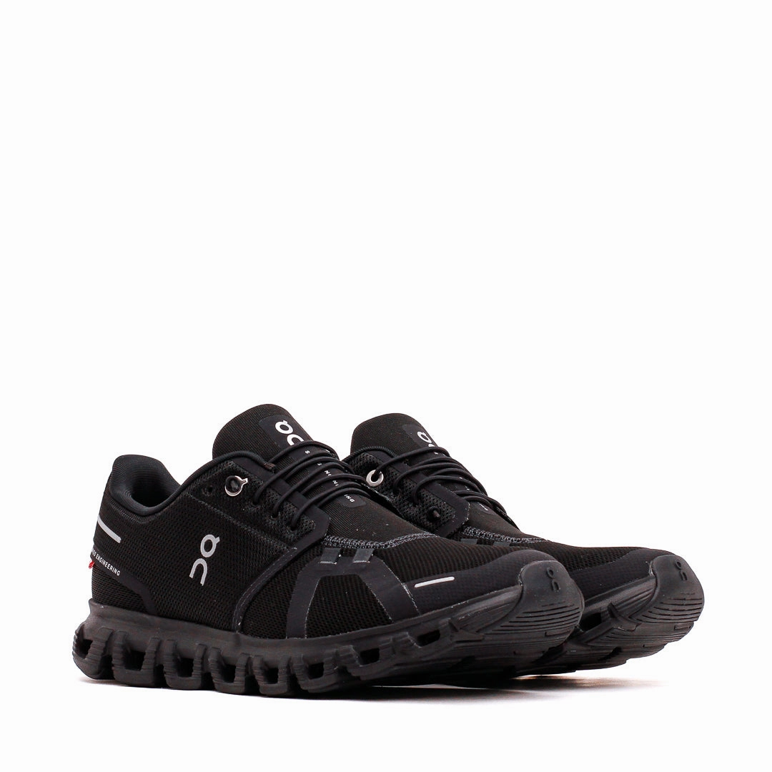 ON Women Cloud 6 Black Core 3WF10061043 On running shoe close-ups