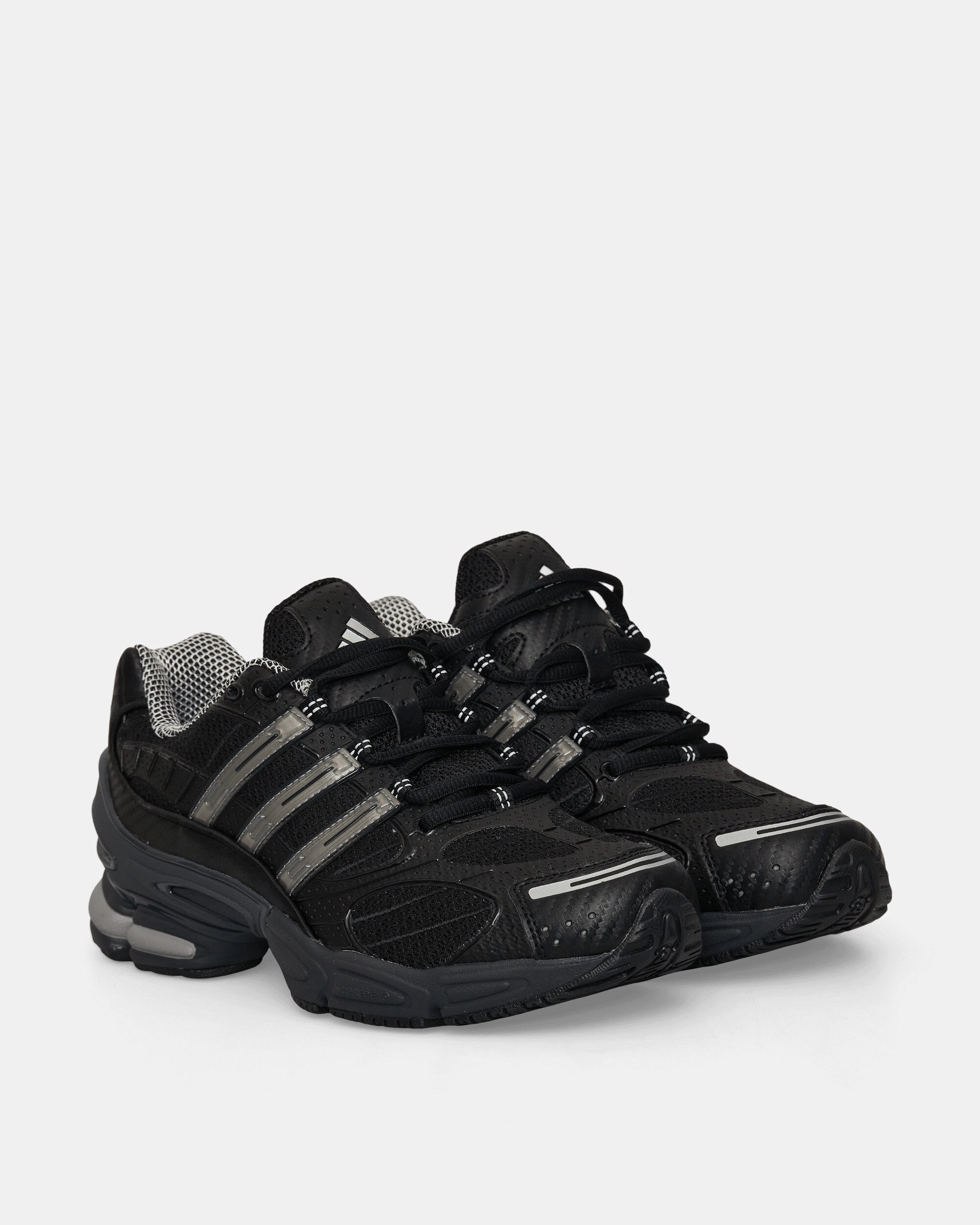 Ozweego Pro Sneakers Core Black / Iron Metallic / Grey Six Comfort Sneakers